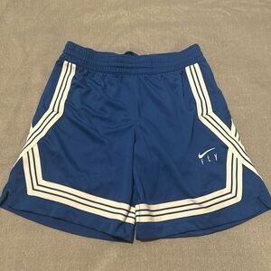 Nike Fly girls basketball shorts in size Large
